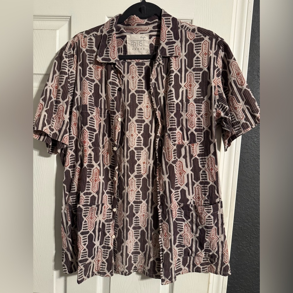 Kardo geo tile block print shirt.